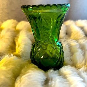 Green toothpick holder